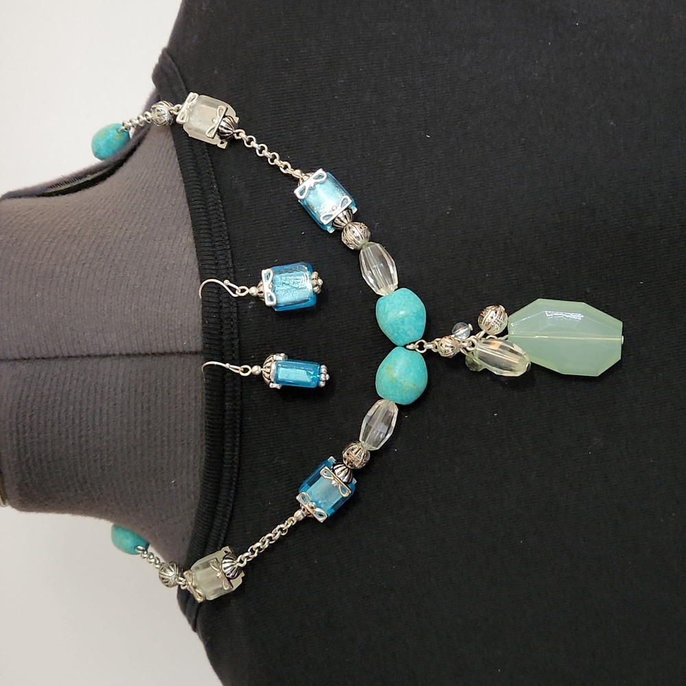 Avon Turquoise Colored Necklace Gift Set w/ Seaglass Accents